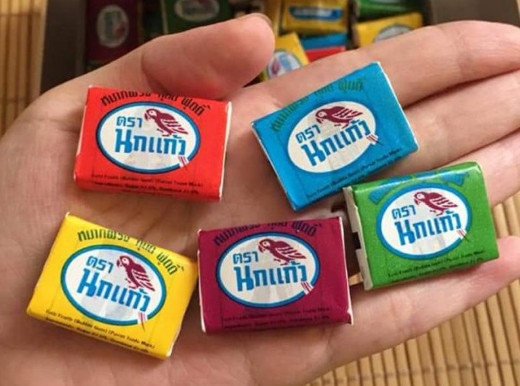 Hình ảnh tuổi thơ - chiếc kẹo cao su sắc màu