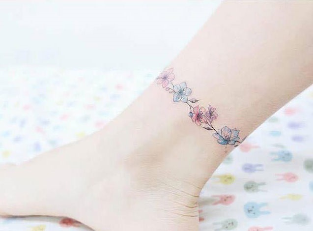 Hình xăm cổ chân với hoa vô cùng đẹp 1