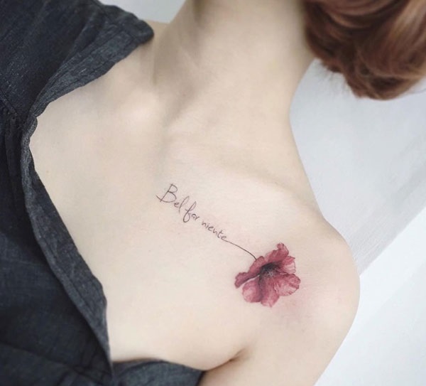 Tatto mini hình hoa ở vai