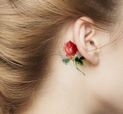 Hình xăm hoa hồng ở cổ và mang tai 1